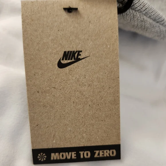 NWT Unisex Nike Sportswear Utility Futura Beanie - Picture 2 of 9